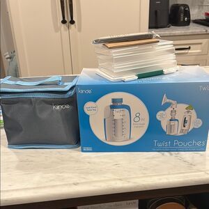 Kiinde Twist Pouches and Cooler Set